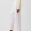 Jeans taille haute à jambes larges et longueur cheville