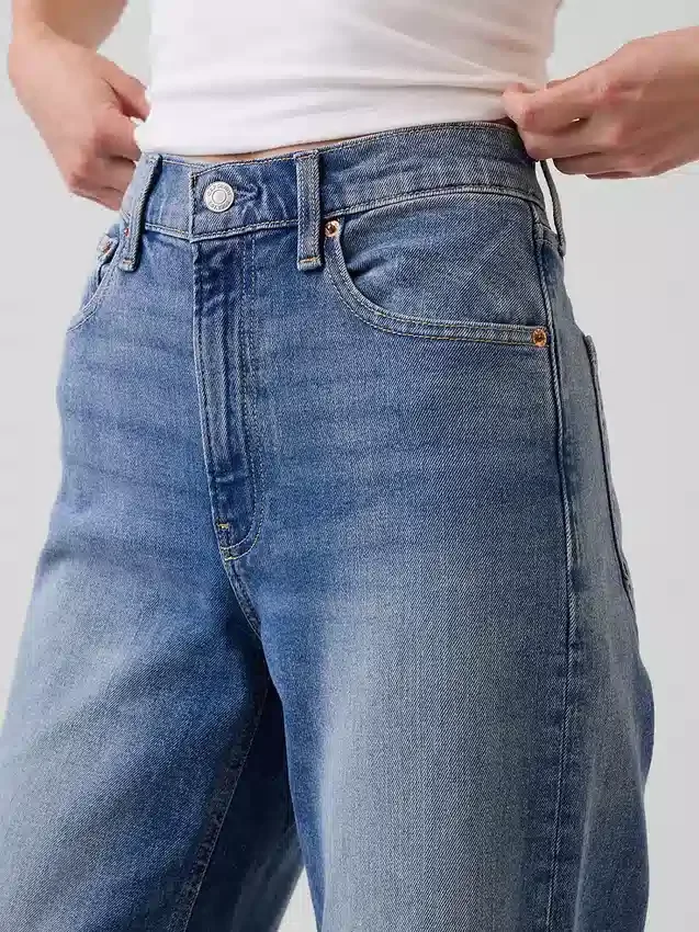Jeans taille haute à jambes larges et longueur cheville