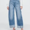 Jeans taille haute à jambes larges et revers