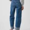 Jeans taille haute à jambes larges et revers