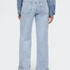 Jeans taille haute à jambes larges et revers