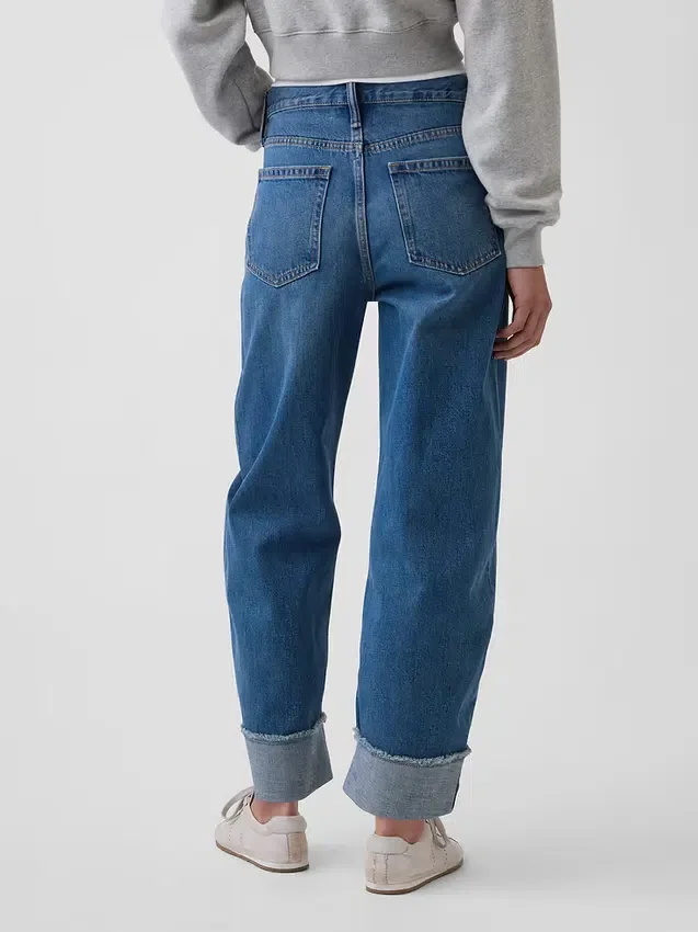 Jeans taille haute à jambes larges et revers