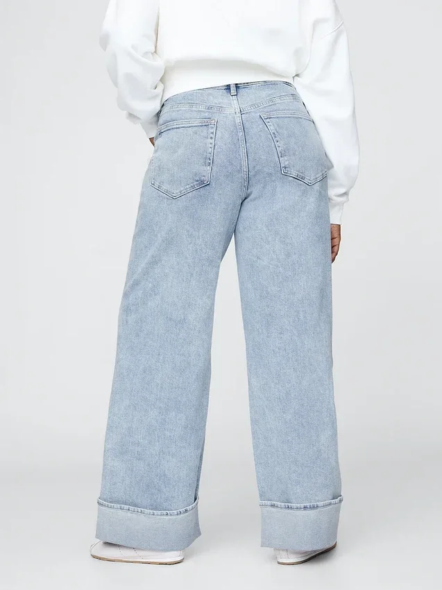 Jeans taille haute à jambes larges et revers