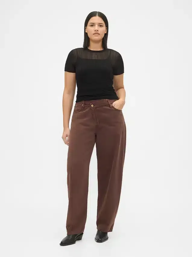 Jeans taille haute ultra-doux à coupe « barrel » et croisement