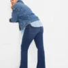 Jeans taille mi-haute à coupe « baby bootcut »
