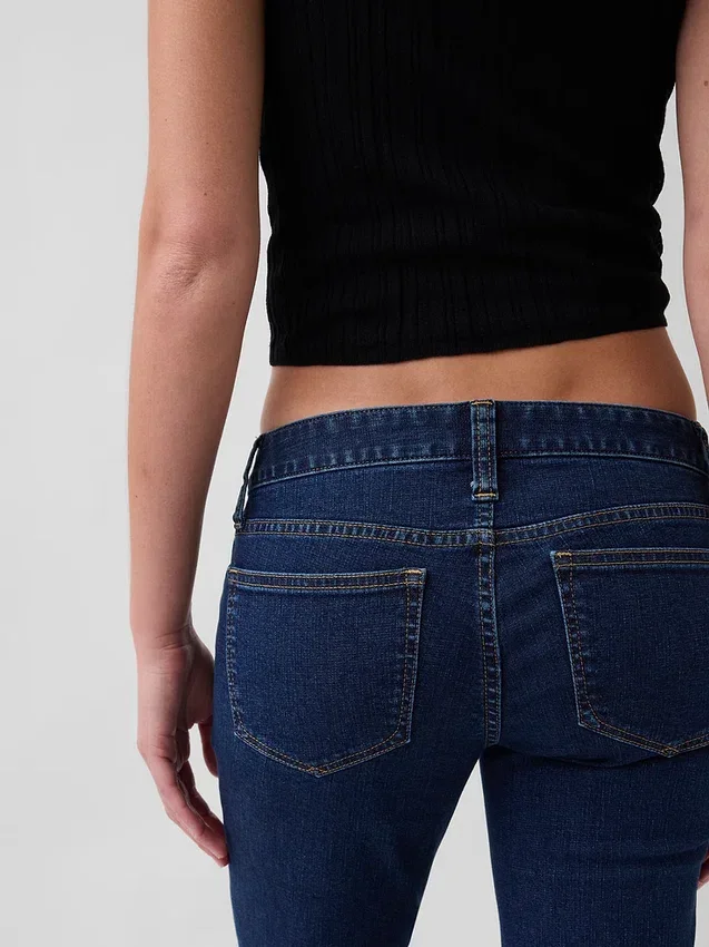 Jeans taille très basse, long et ajusté