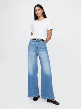 Jeans à taille très haute et jambes larges