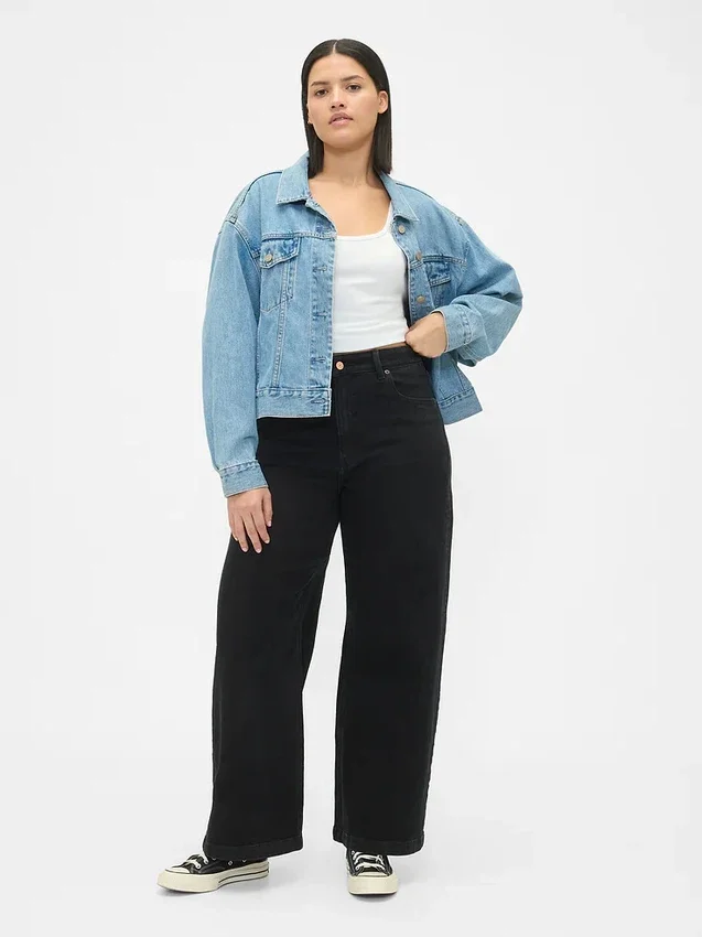 Jeans à taille très haute et jambes larges