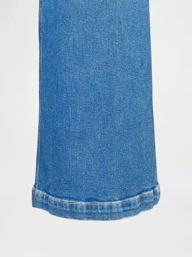 Jeans à taille très haute et jambes larges