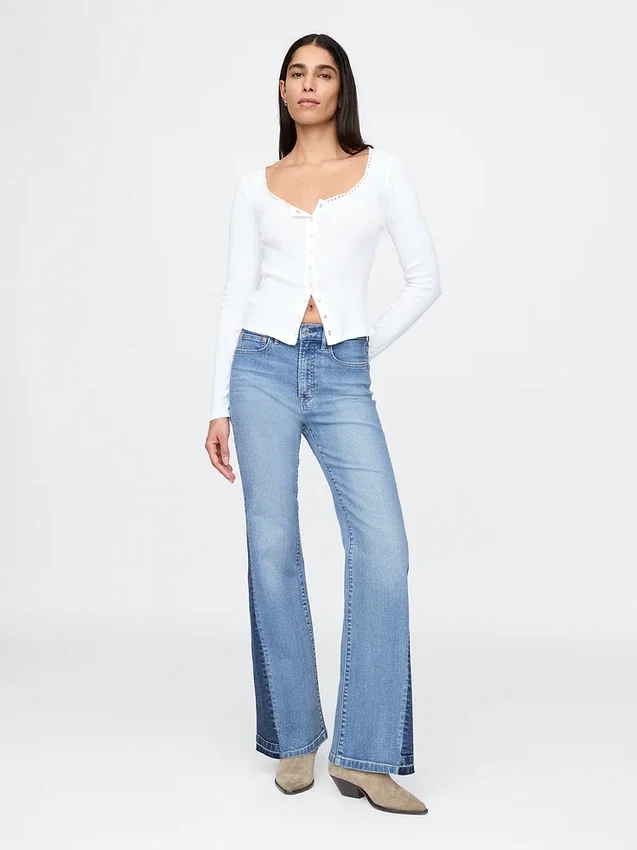 Jeans évasés taille haute style années 70 avec empiècements