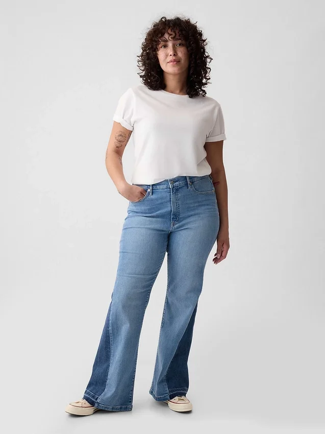 Jeans évasés taille haute style années 70 avec empiècements