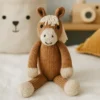 Jouet en tricot en forme de cheval