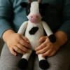 Jouet en tricot en forme de vache