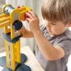 Jouet « Petite grue jaune » pour tout-petits