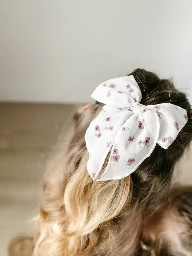 L'ensemble de barrettes à nœud Monet