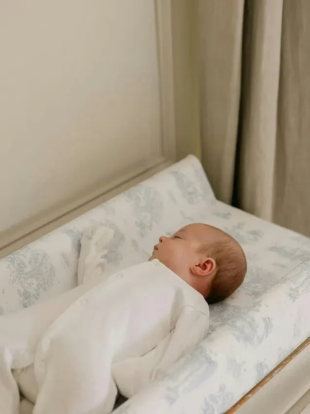 Le matelas à langer Contour de The Gilded Bird