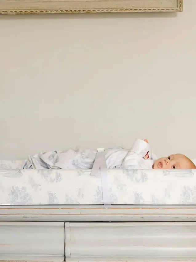 Le matelas à langer Contour de The Gilded Bird