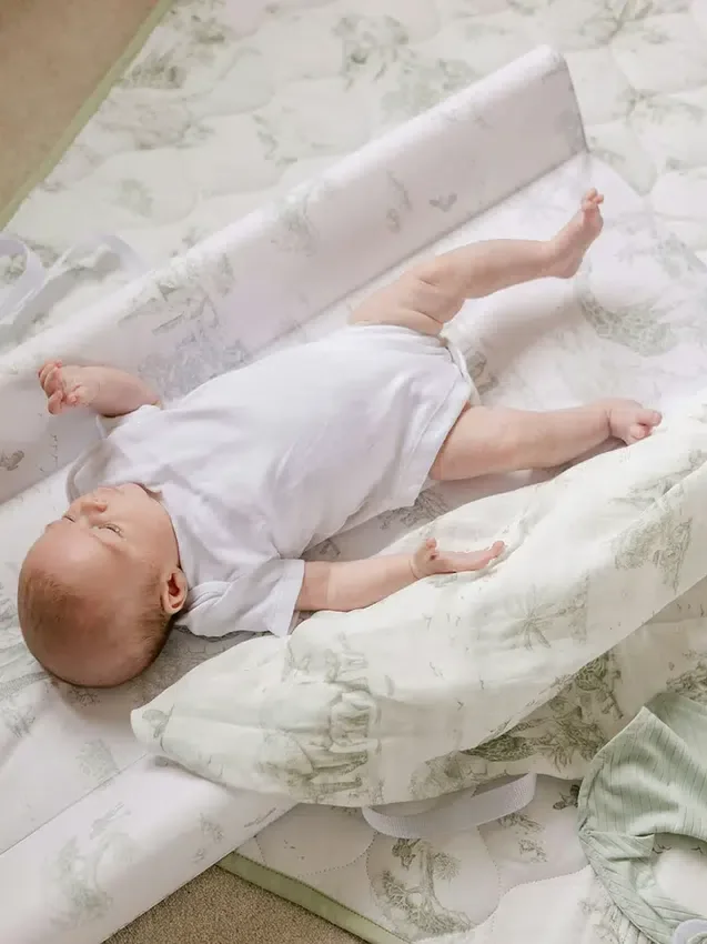 Le matelas à langer Contour de The Gilded Bird