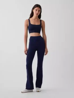 Leggings GapFit lisses à taille haute et coupe « baby boot »