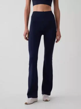 Leggings GapFit lisses à taille haute et coupe « baby boot »