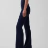 Leggings GapFit lisses à taille haute et coupe « baby boot »