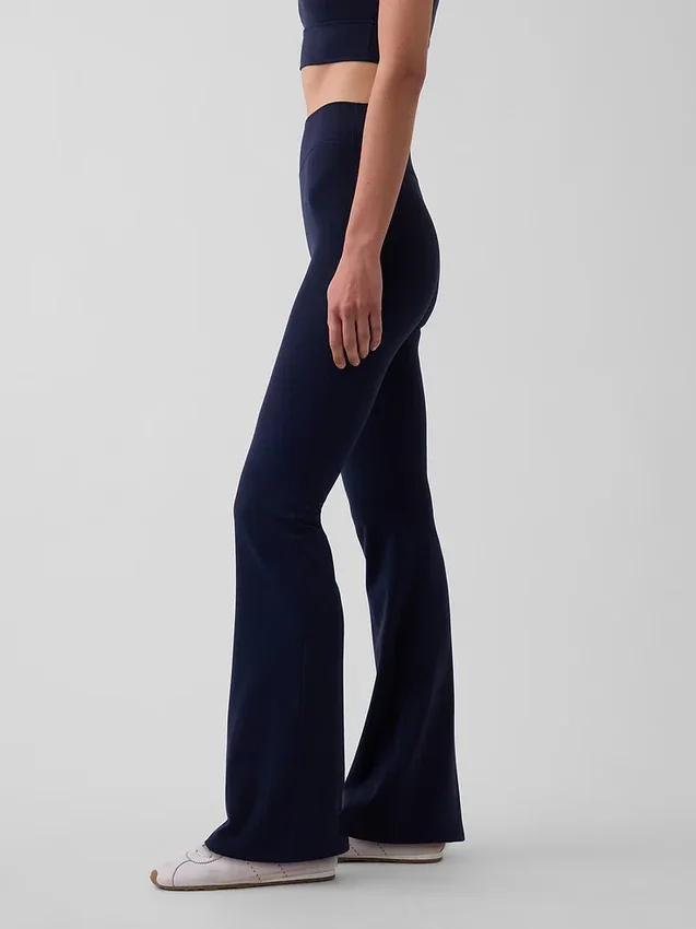 Leggings GapFit lisses à taille haute et coupe « baby boot »
