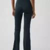 Leggings GapFit lisses à taille haute et coupe « baby boot »
