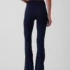 Leggings GapFit lisses à taille haute et coupe « baby boot »