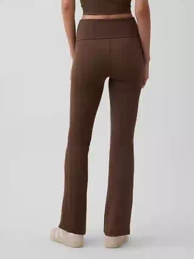 Leggings GapFit Smooth à taille repliable et jambes légèrement évasées