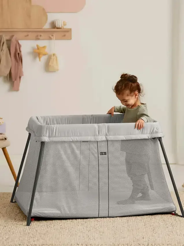 Lot lit de voyage Babybjorn Light et drap-housse