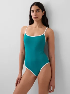 Maillot de bain à encolure dégagée