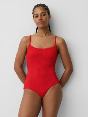 Maillot de bain à encolure dégagée