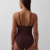 Maillot de bain à encolure dégagée