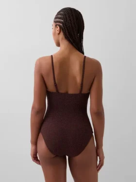 Maillot de bain à encolure dégagée