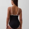 Maillot de bain à encolure dégagée