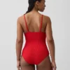 Maillot de bain à encolure dégagée