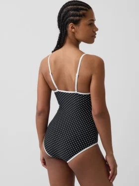 Maillot de bain à encolure dégagée