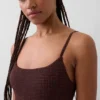 Maillot de bain à encolure dégagée