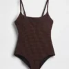 Maillot de bain à encolure dégagée