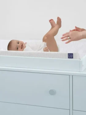 Matelas à langer profilé babyGap avec housse rafraîchissante