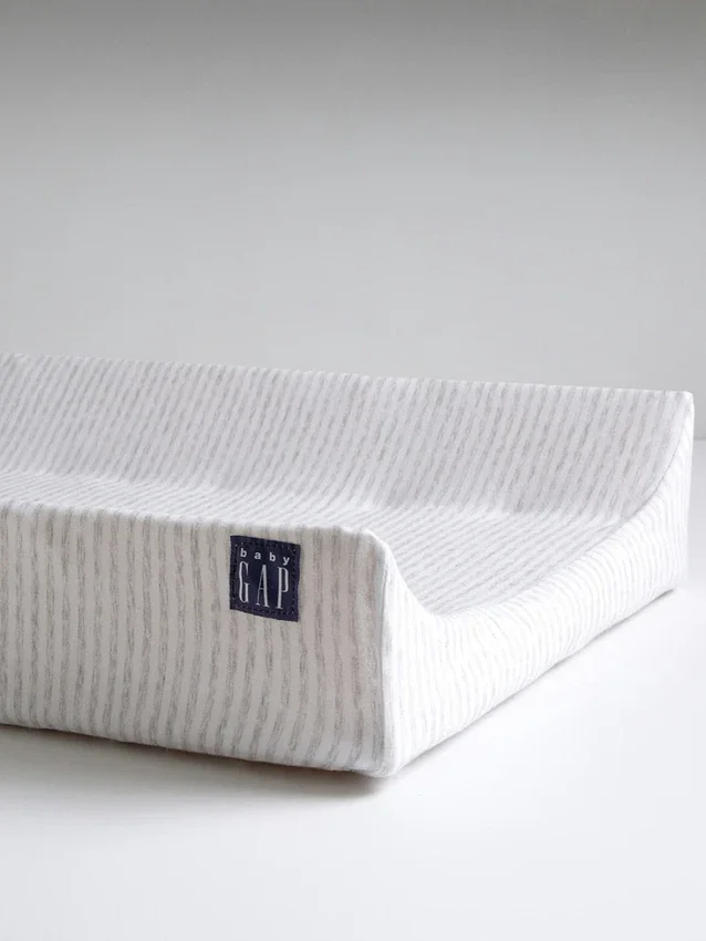 Matelas à langer profilé babyGap avec housse rafraîchissante