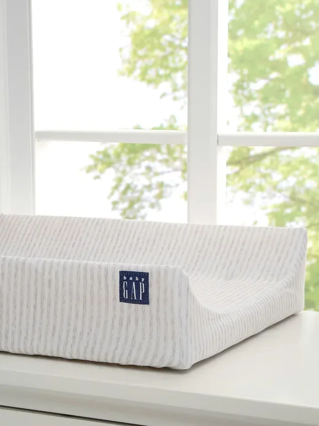 Matelas à langer profilé babyGap avec housse rafraîchissante