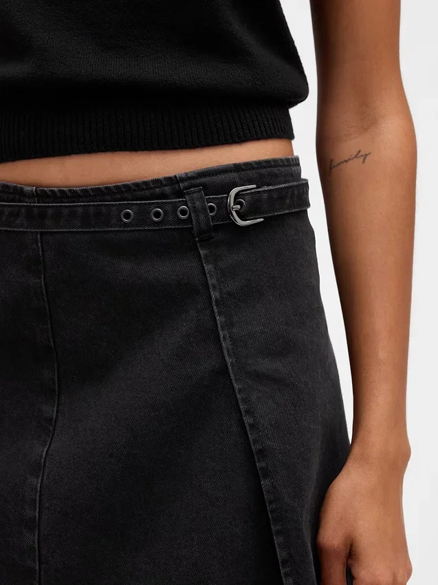 Mini-jupe en denim avec ceinture