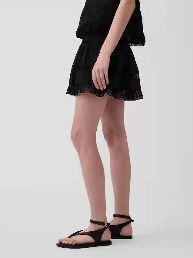 Mini-jupe-short facile à enfiler à plis et bordure en dentelle
