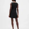 Mini-robe bistretch à boutons sur le devant