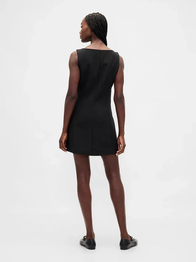 Mini-robe bistretch à boutons sur le devant