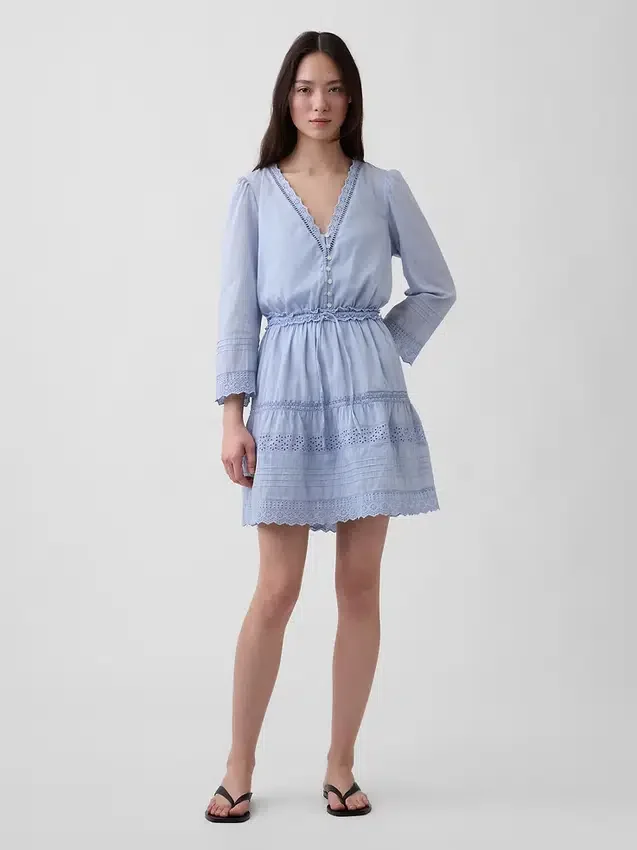 Mini-robe à bordures en dentelle