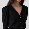 Mini-robe à bordures en dentelle