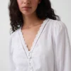 Mini-robe à bordures en dentelle