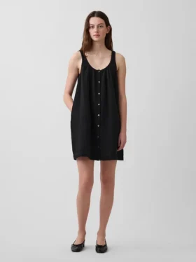 Mini-robe boutonnée sur le devant
